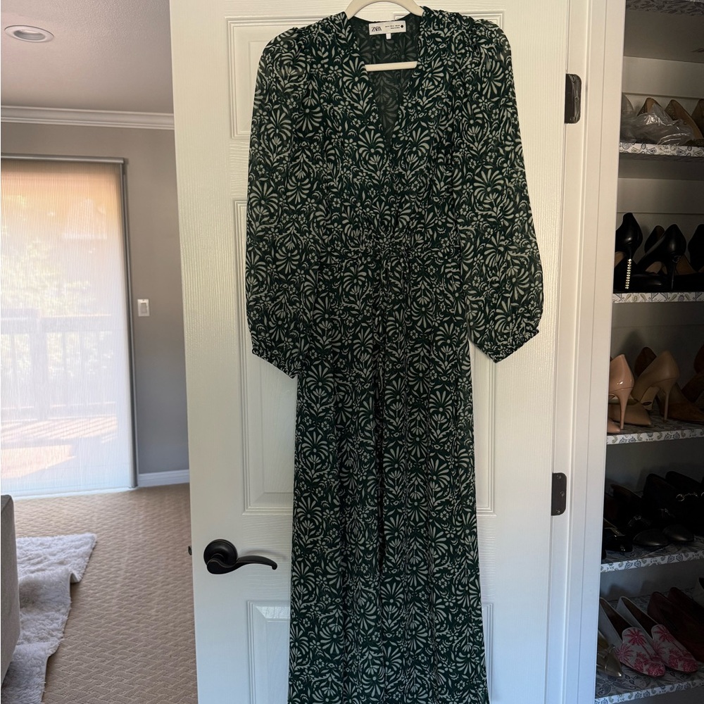 Elegant Green Patterned Dress
